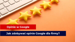 Gwiazdki na stole obok klawiatury